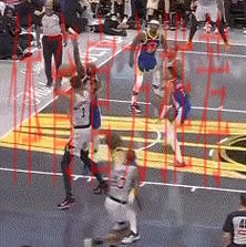 裁判解释布克碰到詹姆斯手腕?奥特:我不确定自己是否看到 裁判解释布克碰到詹姆斯手腕?奥特:我不确定自己是否看到